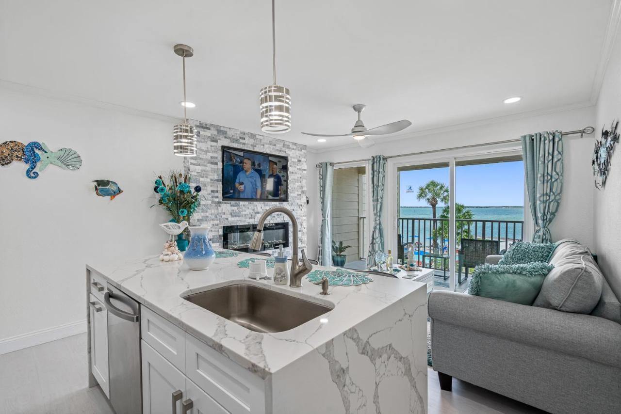 Welcome To Sea Forever Balcony With Ocean Views! タンパ エクステリア 写真