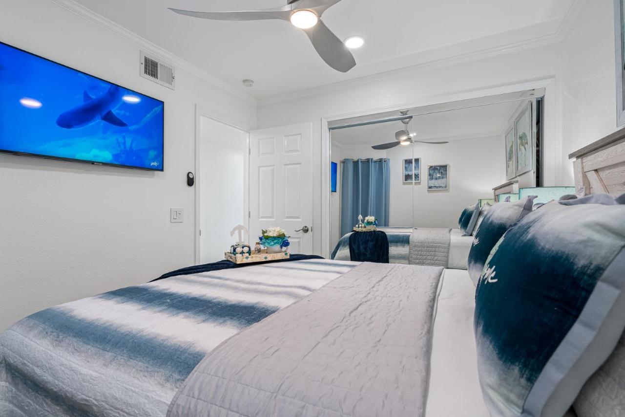 Welcome To Sea Forever Balcony With Ocean Views! タンパ エクステリア 写真
