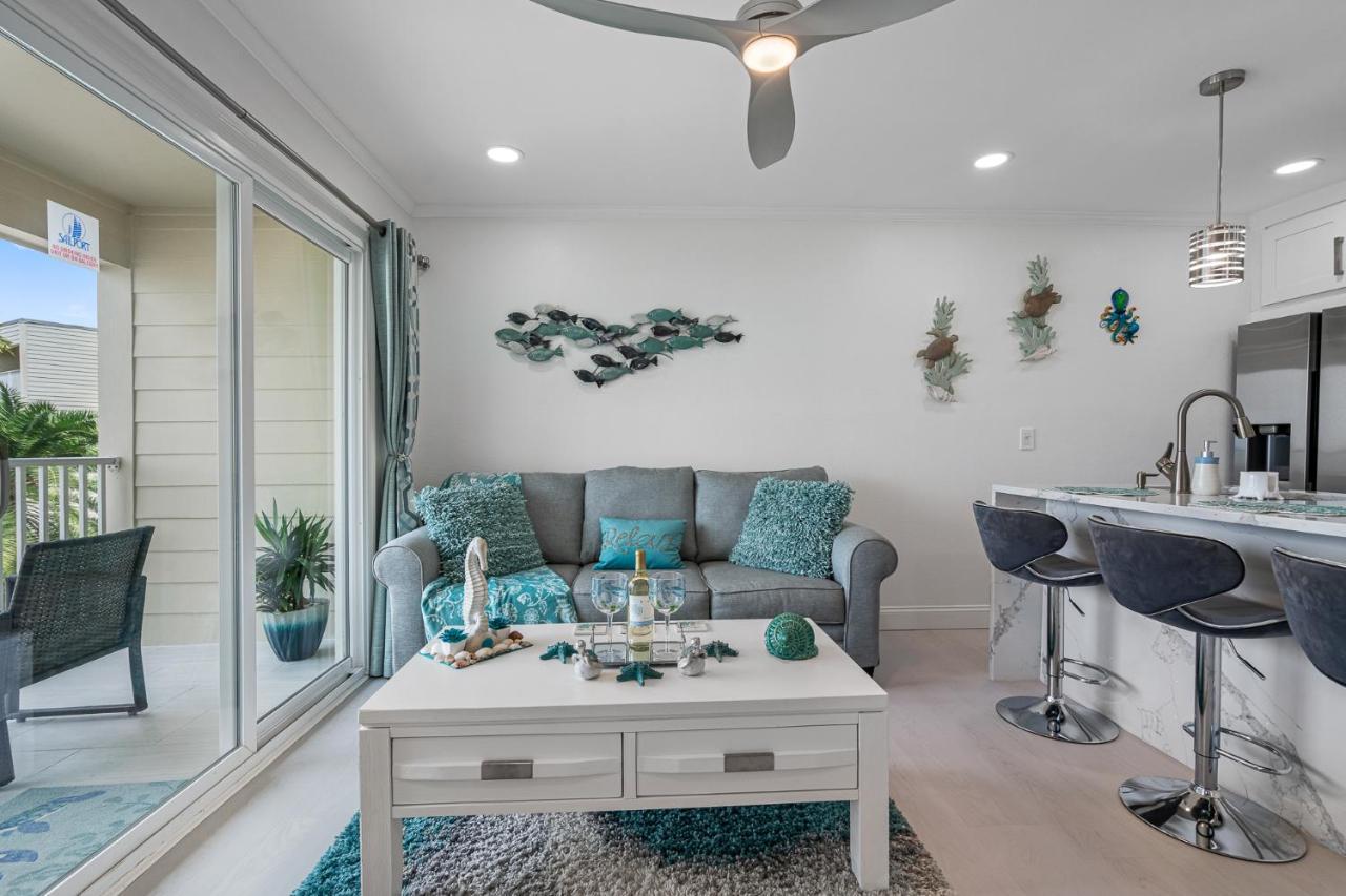 Welcome To Sea Forever Balcony With Ocean Views! タンパ エクステリア 写真